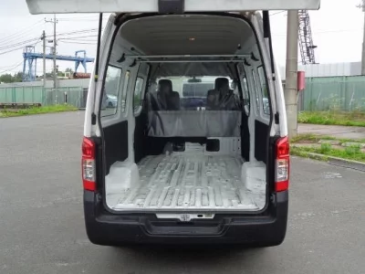 NISSAN NV350 CARAVAN