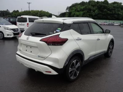 NISSAN KICKS