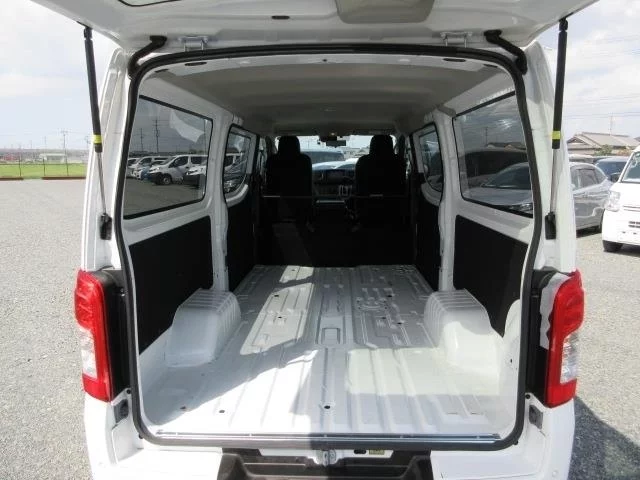 Nissan Caravan  с аукциона в Японии