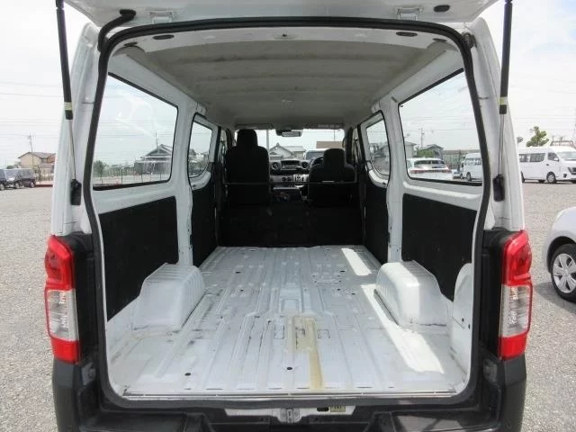 Nissan Caravan  с аукциона в Японии