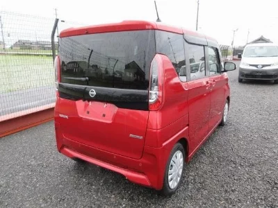 NISSAN ROOX