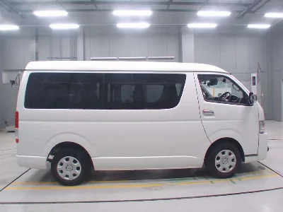 TOYOTA HIACE WAGON