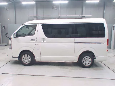 TOYOTA HIACE WAGON