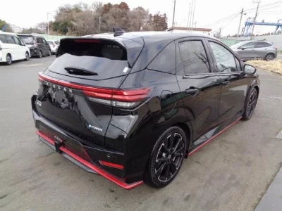 Nissan Aura