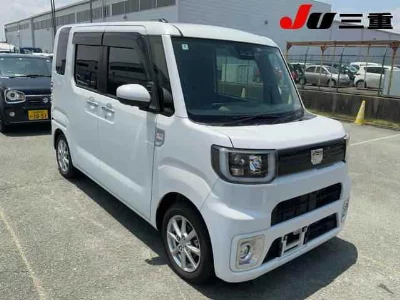 DAIHATSU WAKE