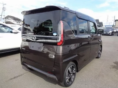 NISSAN ROOX