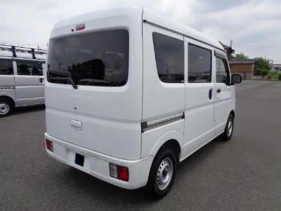 NISSAN CLIPPER VAN
