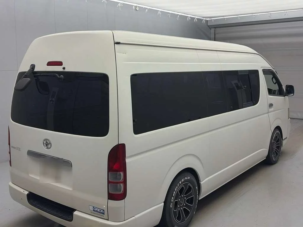 Toyota RegiusAce  с аукциона в Японии