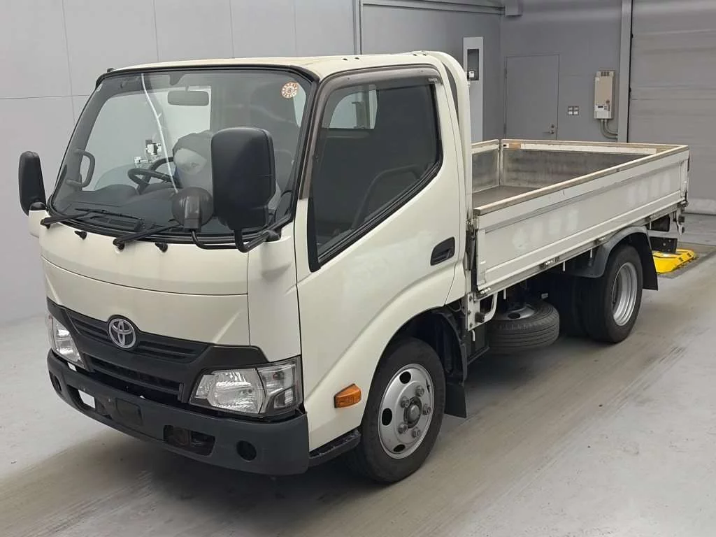 Toyota Dyna  с аукциона в Японии