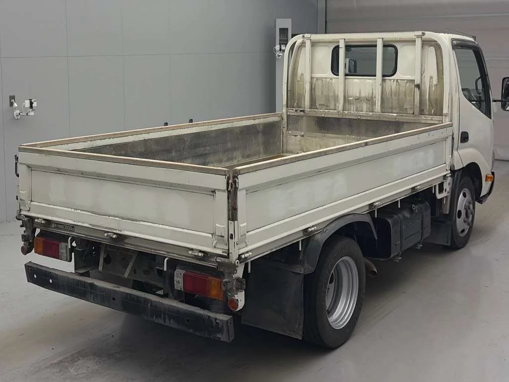 Toyota Dyna  с аукциона в Японии