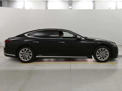 Lexus LS500h