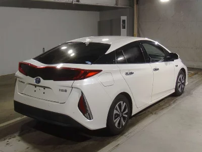 Toyota Prius PHV