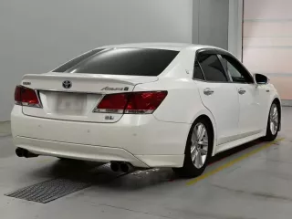 Toyota CROWN HYBRID