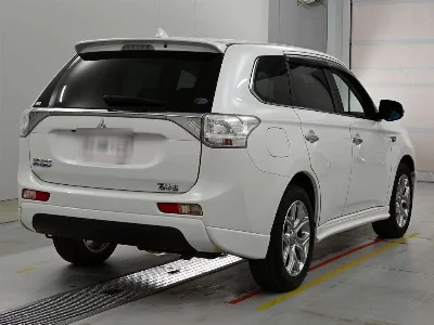 MITSUBISHI OUTLANDER PHEV