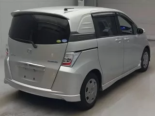 Honda FREED SPIKE HYBRID