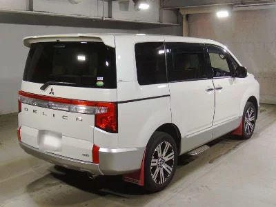 MITSUBISHI DELICA D:5