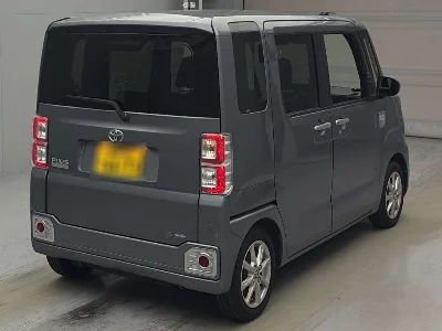 TOYOTA PIXIS MEGA