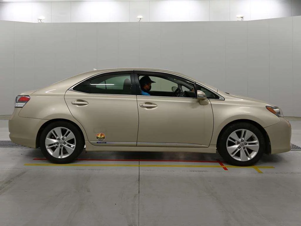 Lexus HS250h  с аукциона в Японии