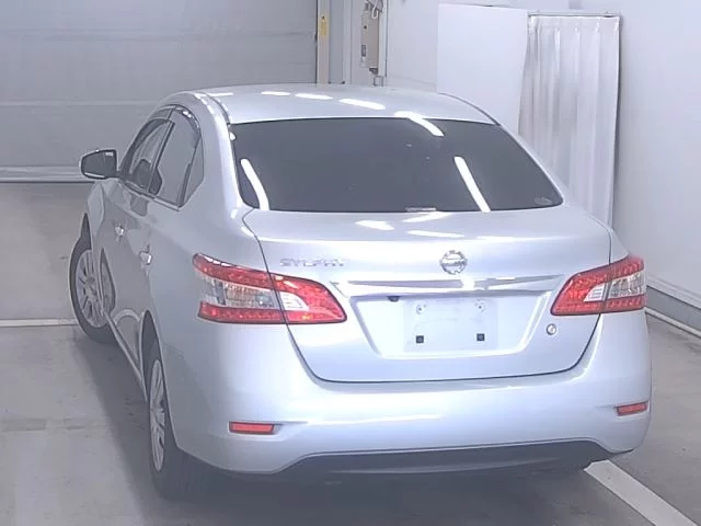 Nissan Sylphy  с аукциона в Японии