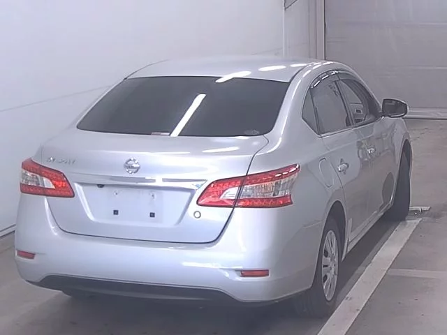 Nissan Sylphy  с аукциона в Японии