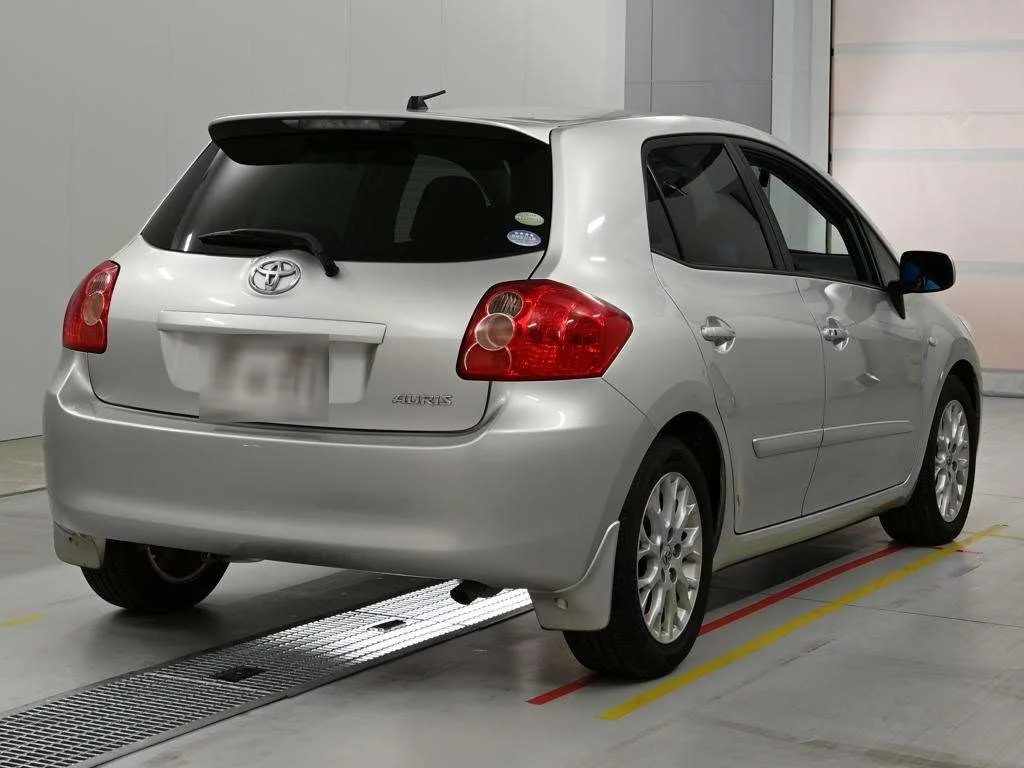 Toyota Auris  с аукциона в Японии