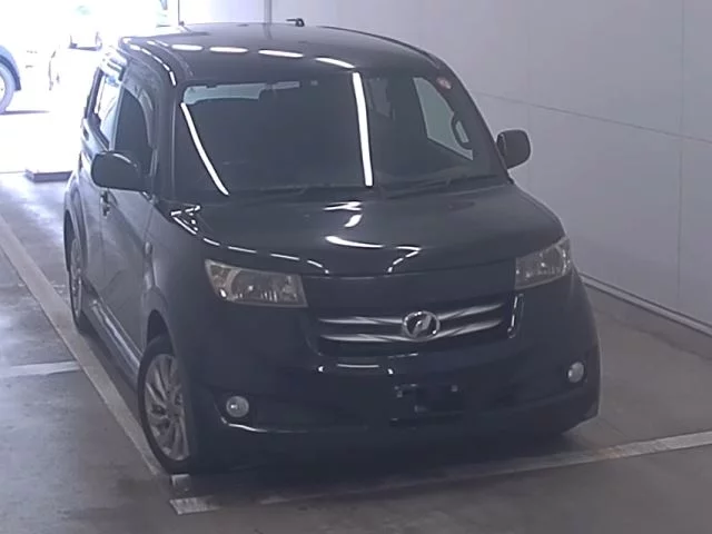 Toyota bB  с аукциона в Японии