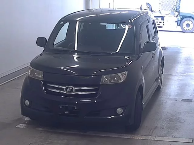 Toyota bB  с аукциона в Японии