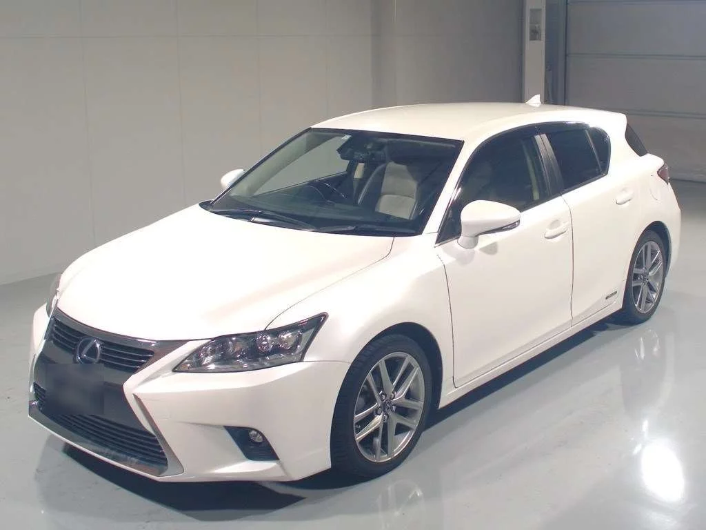 Lexus CT200h  с аукциона в Японии