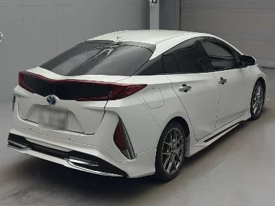 Toyota Prius PHV