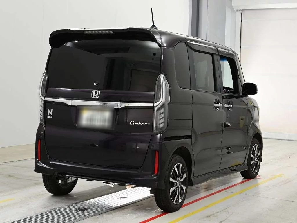 Honda N BOX CUSTOM  с аукциона в Японии