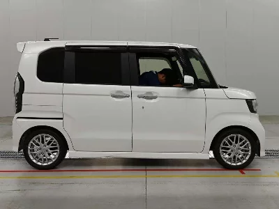 HONDA N BOX CUSTOM