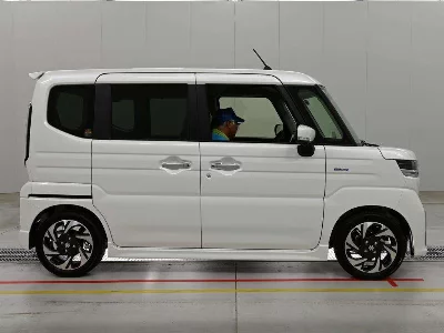Suzuki Spacia Custom