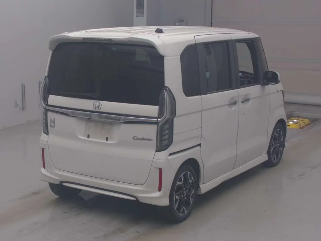 Honda N BOX CUSTOM  с аукциона в Японии