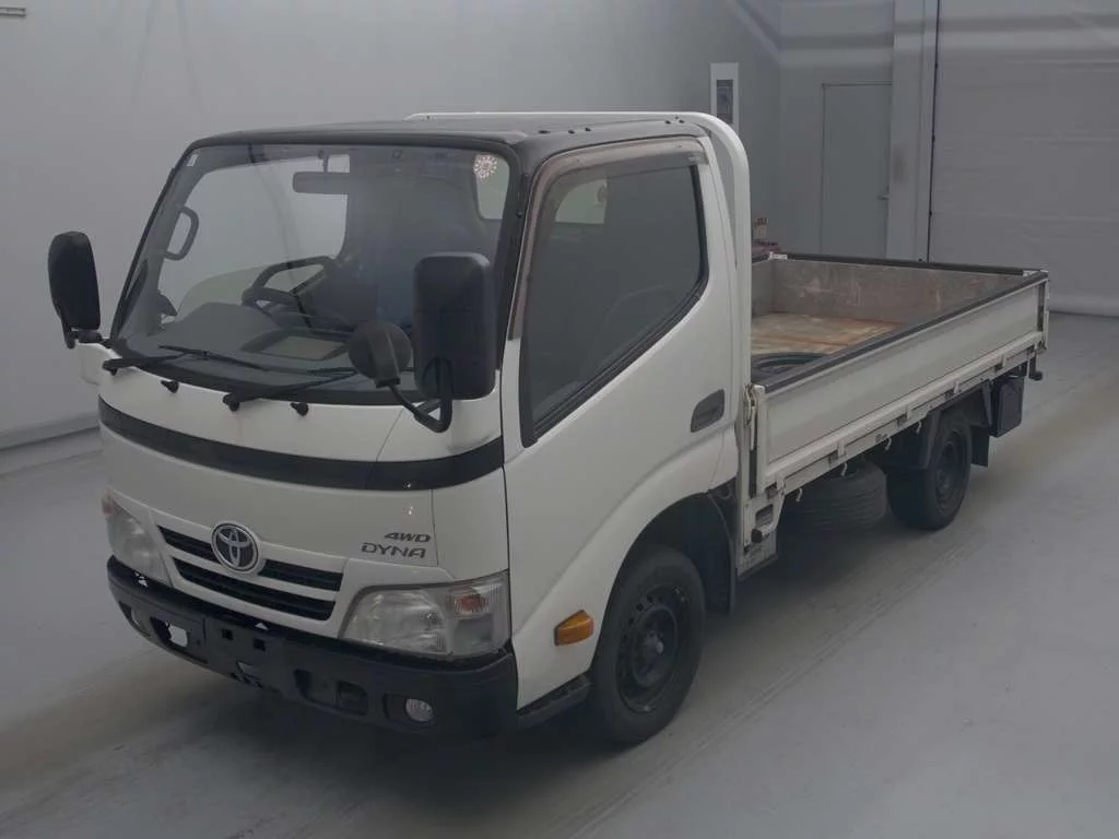 Toyota Dyna  с аукциона в Японии