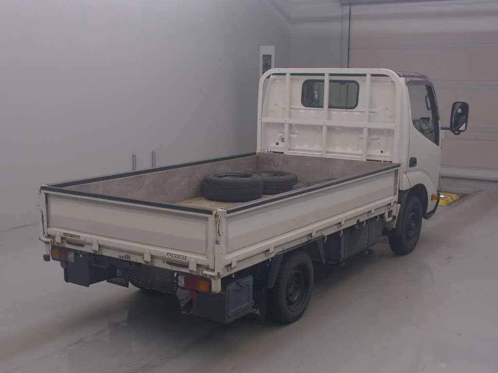 Toyota Dyna  с аукциона в Японии