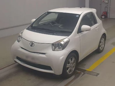 Toyota iQ