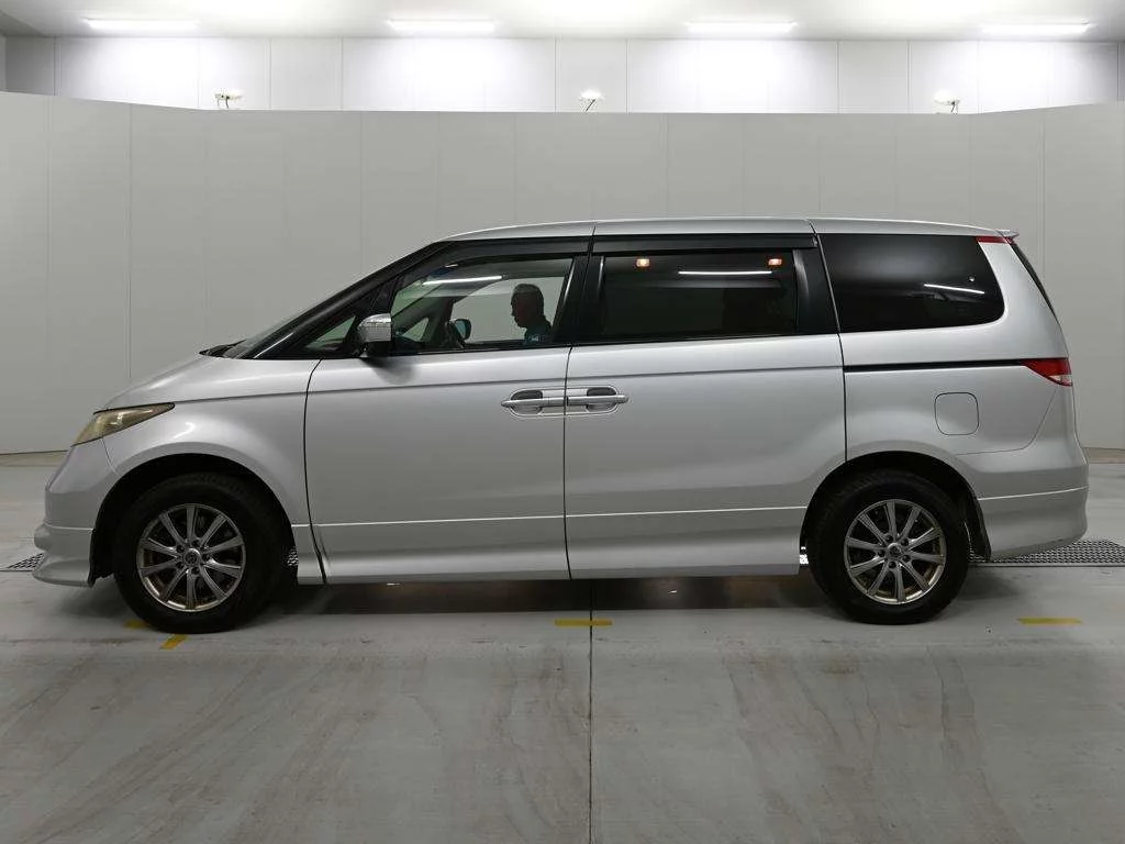 Honda Elysion  с аукциона в Японии