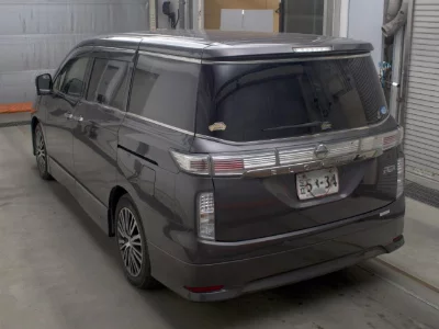 NISSAN ELGRAND