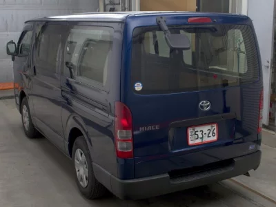 TOYOTA HIACE VAN