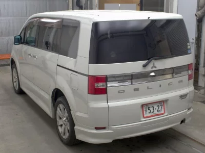 MITSUBISHI DELICA D:5
