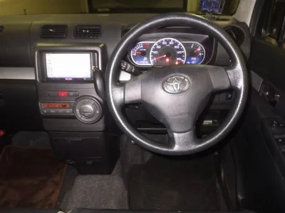 Toyota Pixis Space