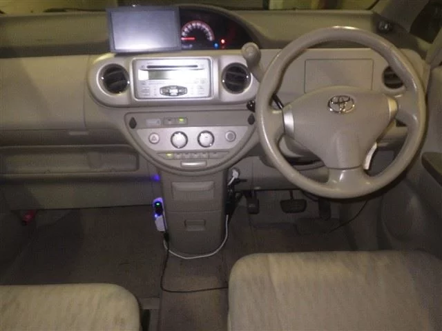Toyota Porte  с аукциона в Японии