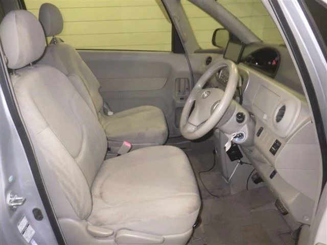 Toyota Porte  с аукциона в Японии