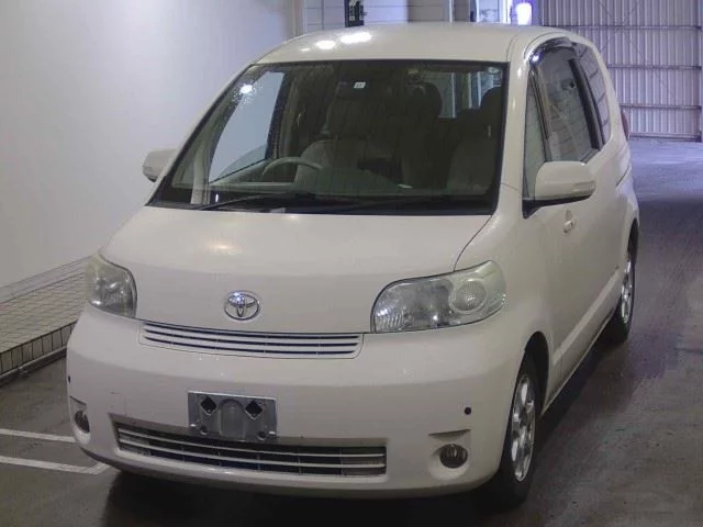 Toyota Porte  с аукциона в Японии