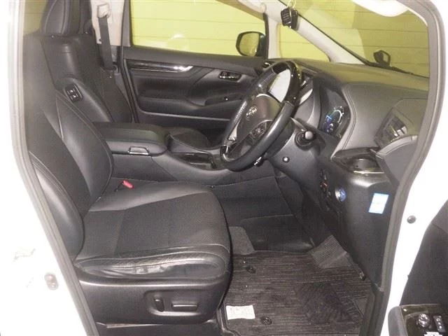 Toyota Alphard  с аукциона в Японии