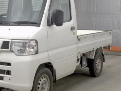 Nissan NT100 Clipper