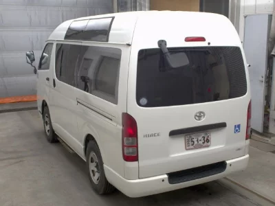 Toyota HiAce Van