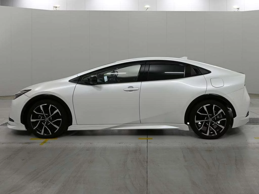 Toyota Prius PHV  с аукциона в Японии