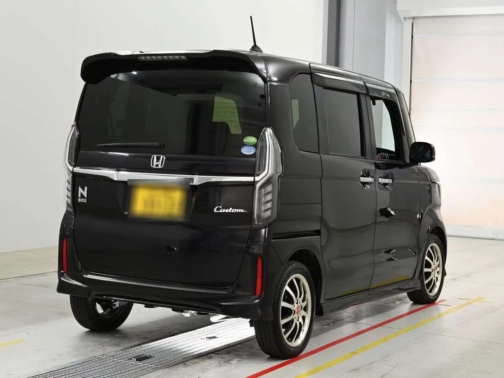 Honda N BOX CUSTOM  с аукциона в Японии