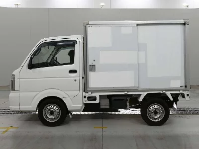NISSAN NT100 CLIPPER